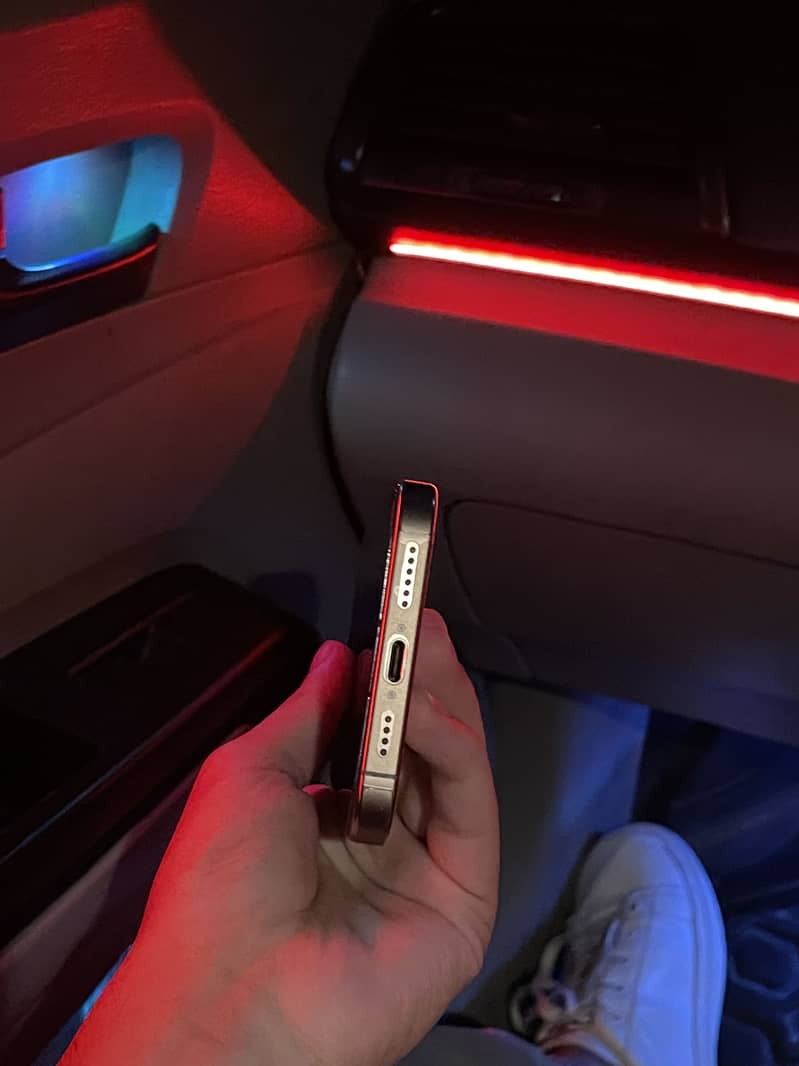 Apple iPhone 16 Pro Max jv 7