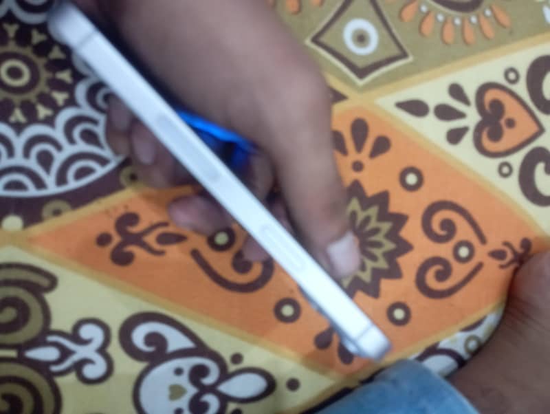 Apple iPhone 14 3