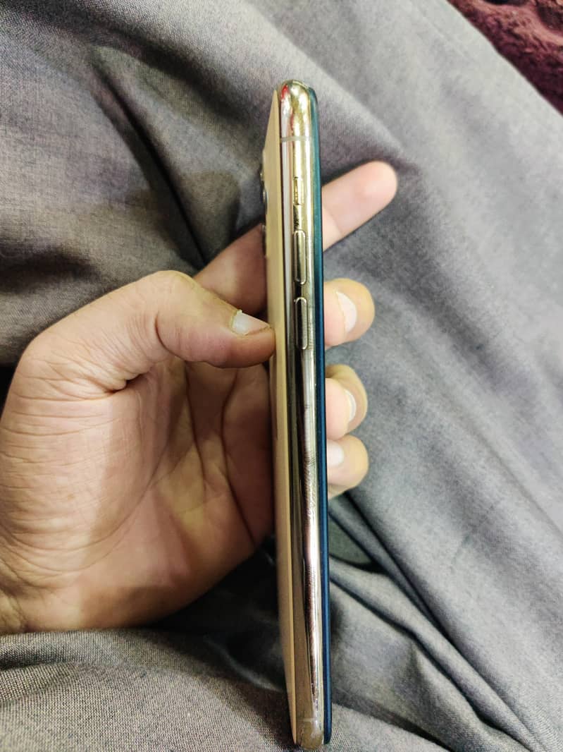 Apple iPhone 11 Pro Max 3