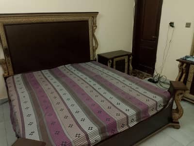 royal bed set with cupboard and dressing table