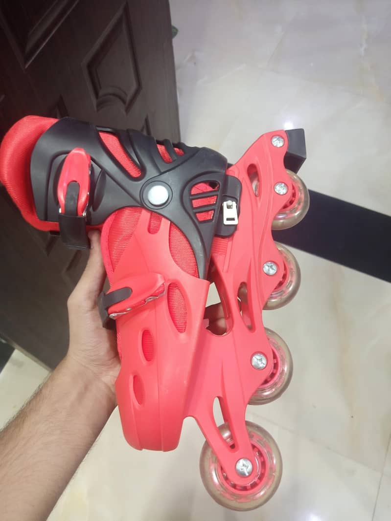 roller skates (adjustable size) 1