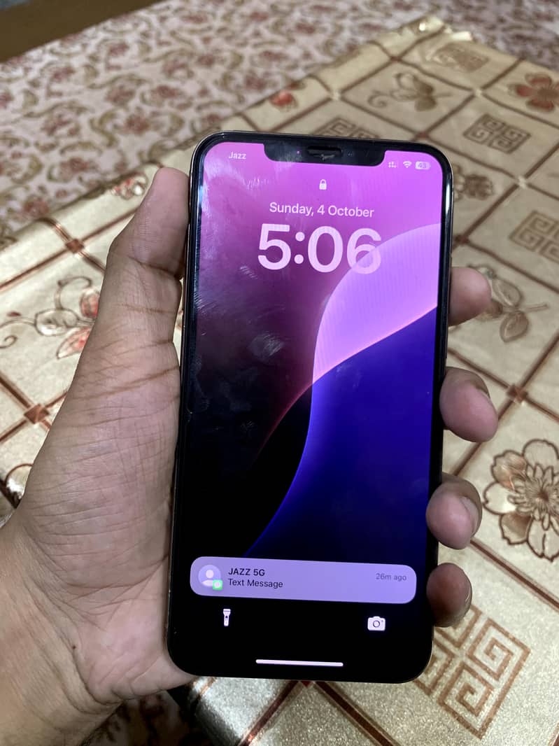 Apple iPhone Xsmax 4