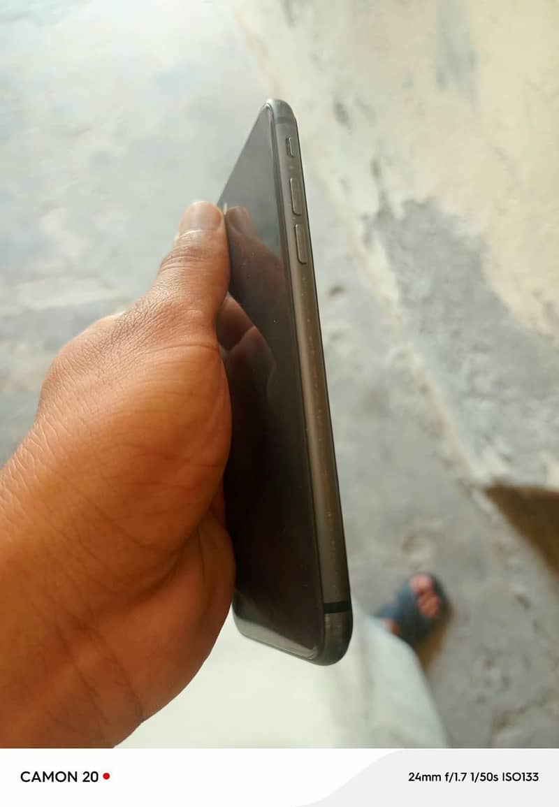 Apple iPhone 8 1