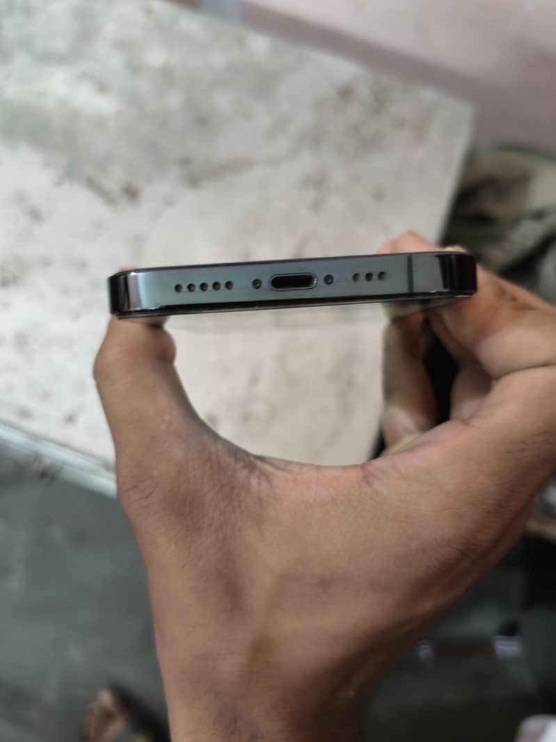 Apple iPhone 12 Pro 1