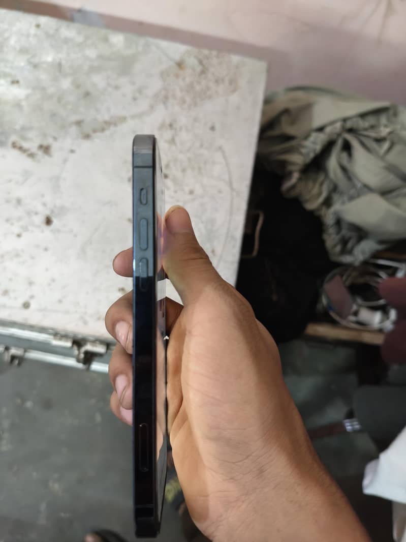 Apple iPhone 12 Pro 3