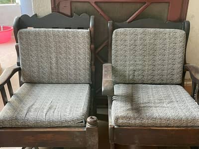 Beautiful Sofa Set – Good Condition