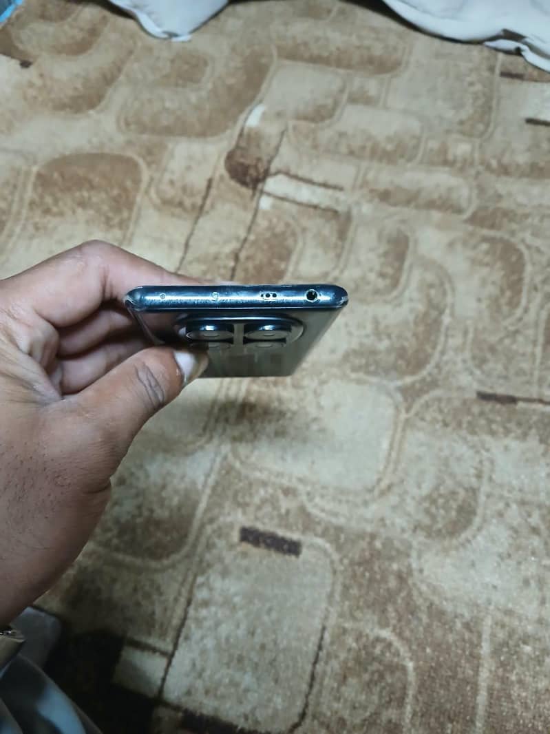 Xiaomi Redmi Note 14 Pro 3