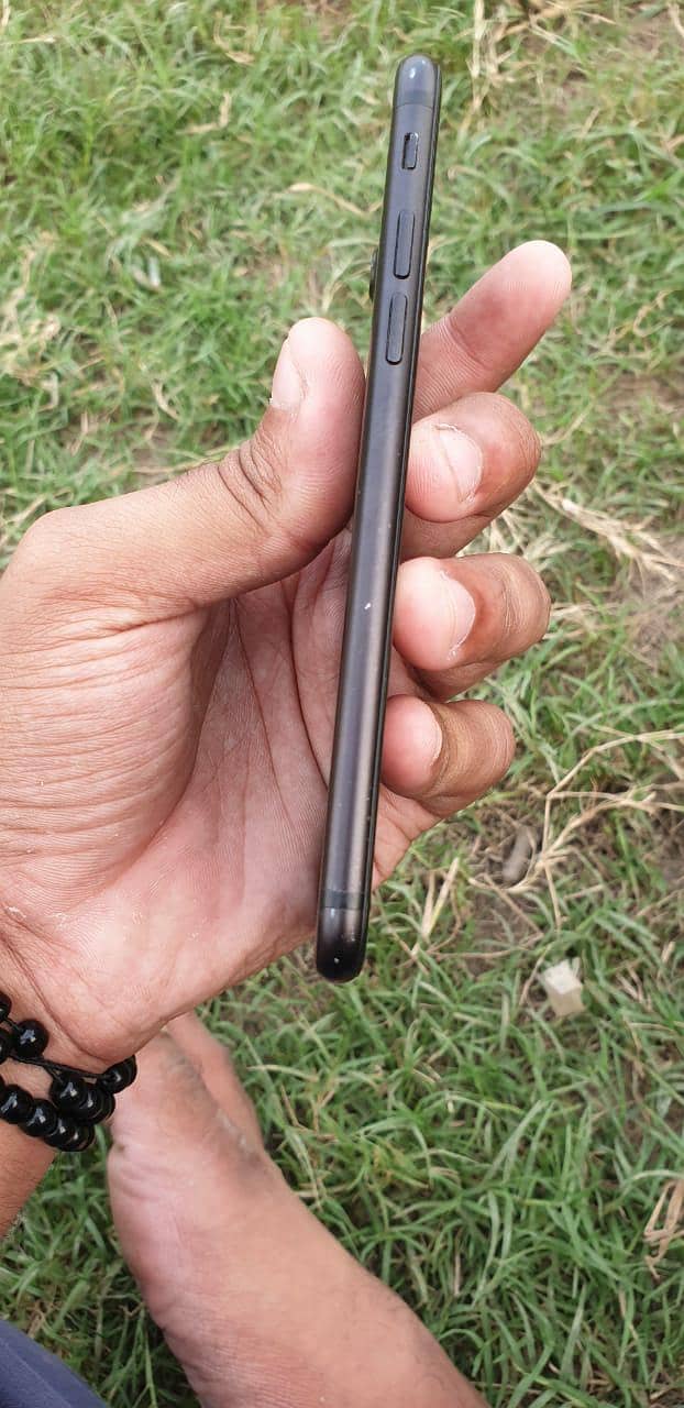 Apple iPhone 7 0