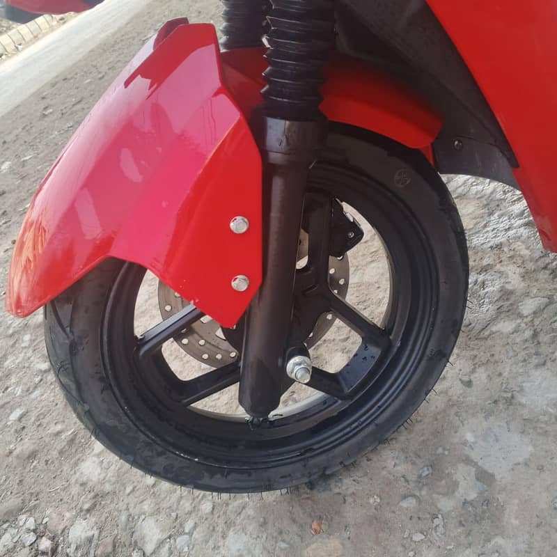 electric scooty 7