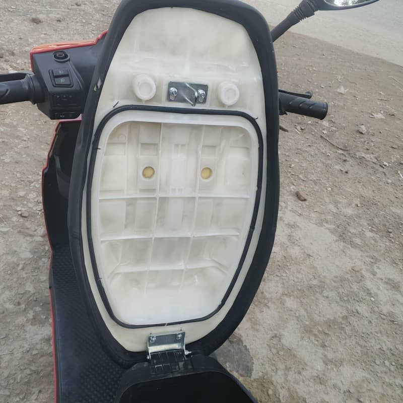 electric scooty 8