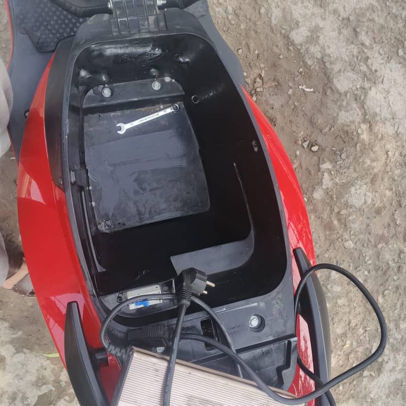 electric scooty 9