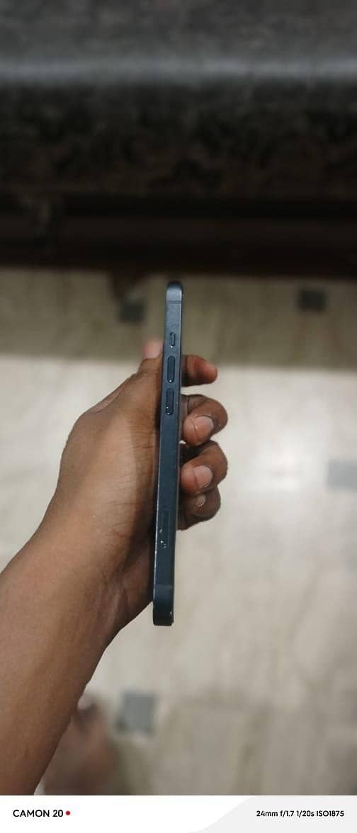 Apple iPhone 13 4