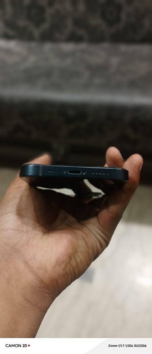 Apple iPhone 13 5
