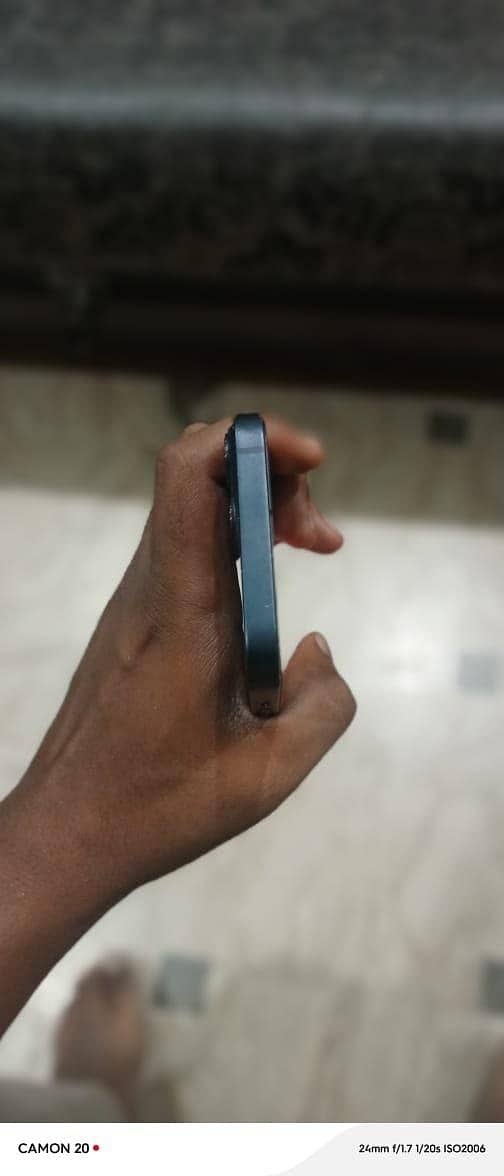 Apple iPhone 13 6