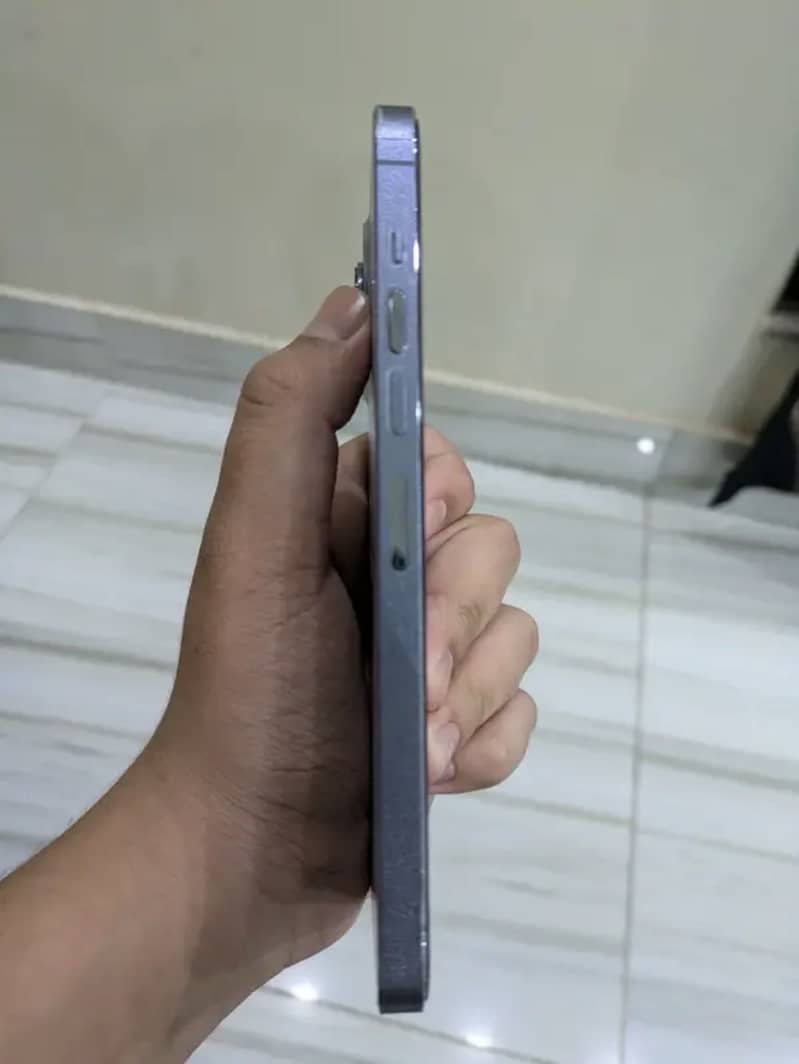Apple iPhone 13 Pro Max 4