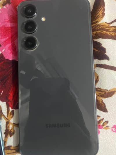Samsung Mobile S24 fE