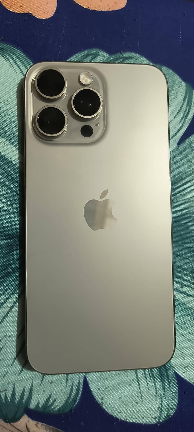 Apple iPhone 15 Pro Max 2