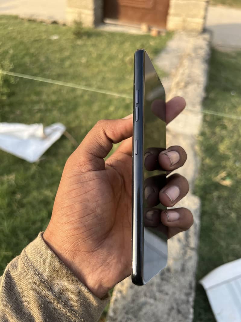 LG G7 ThinQ 2