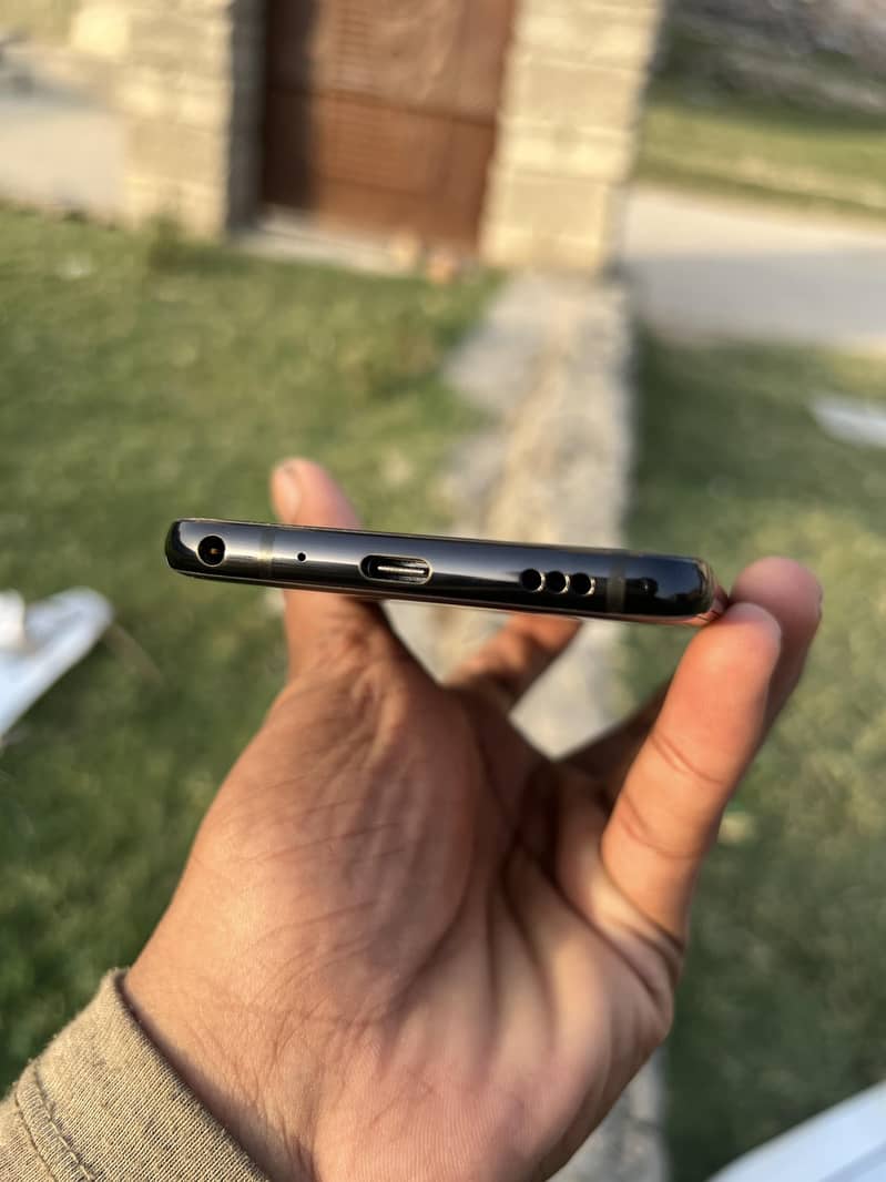 LG G7 ThinQ 4