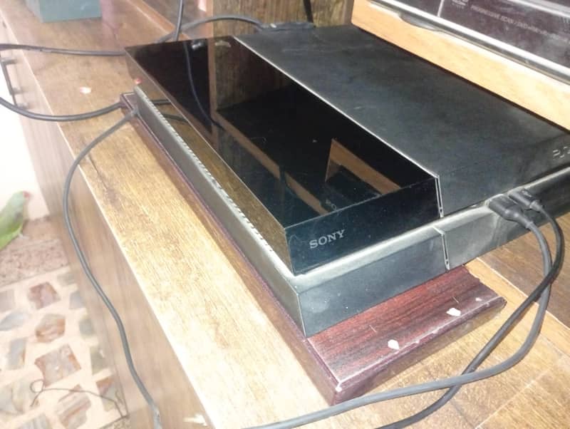 PlayStation 4 Setup with DualShock 4 Controllers 11