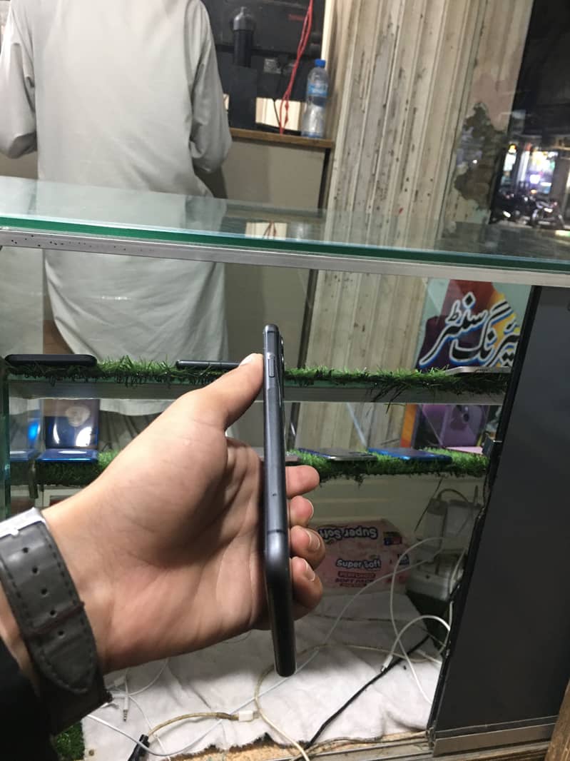 Apple iPhone 11 1