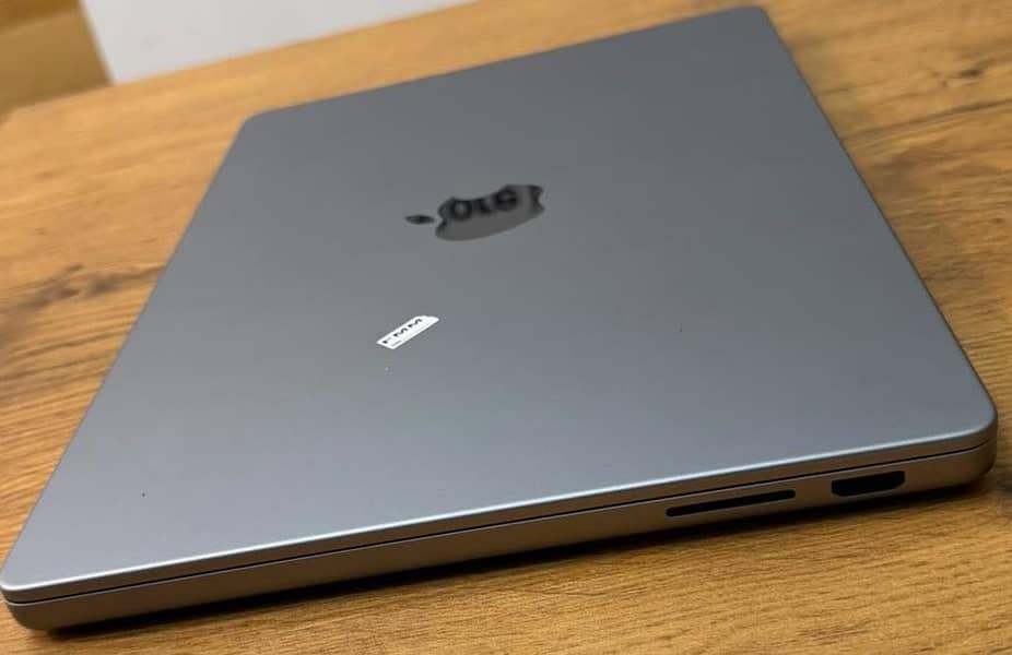 MacBook Pro M3 3