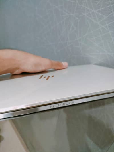 HP EliteBook x360 1040 G8