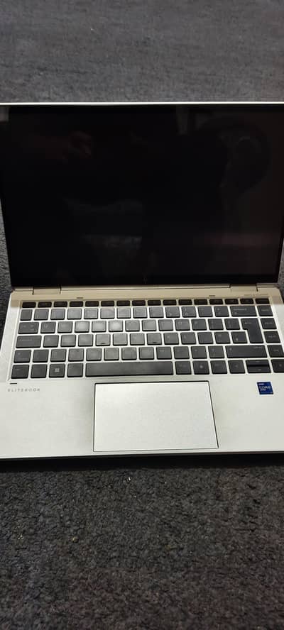 HP EliteBook x360 1040 G8