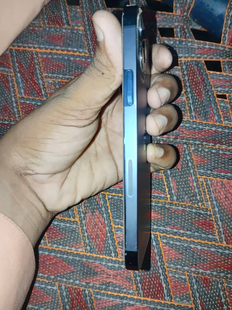 Apple iPhone 12 Pro 2