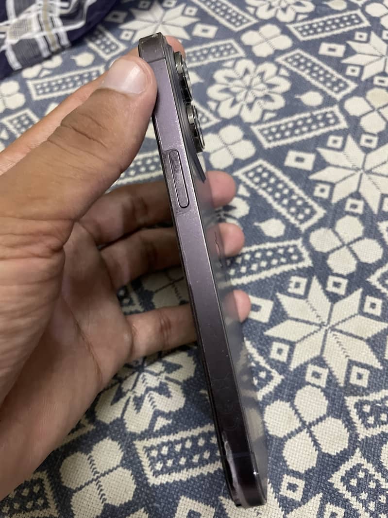 Apple iPhone 14 Pro 1