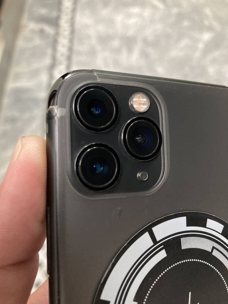 Apple iPhone 11 Pro 6