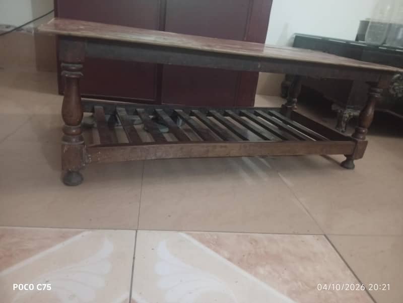 Beautiful Sofa Set – Good Condition 6