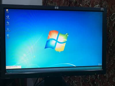 Hp L2045w 20 inh Screen working ok Read add