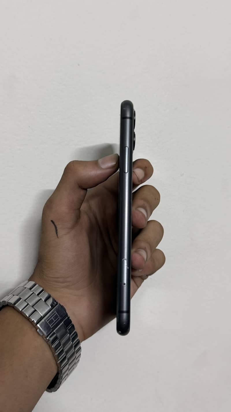 Apple iPhone 11 3