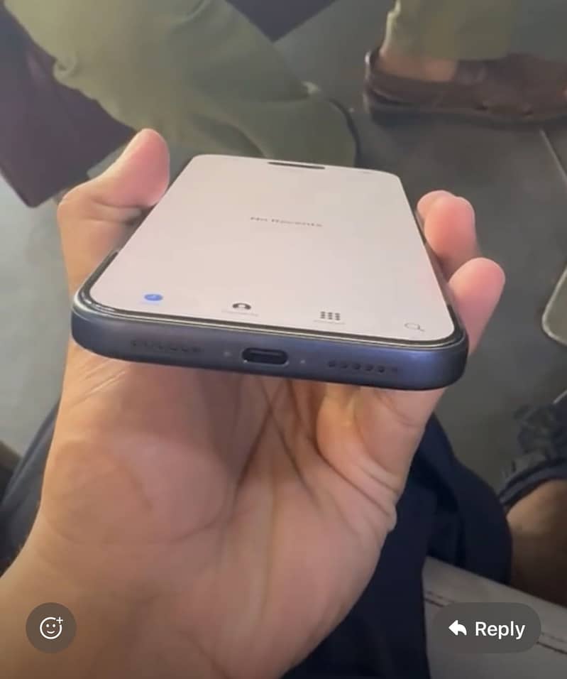 Apple iPhone 17 Pro Max 4