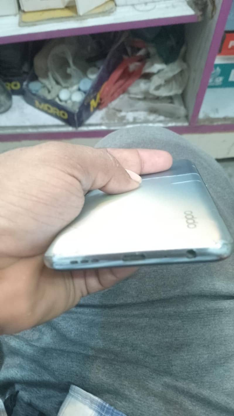 OPPO Reno6 4