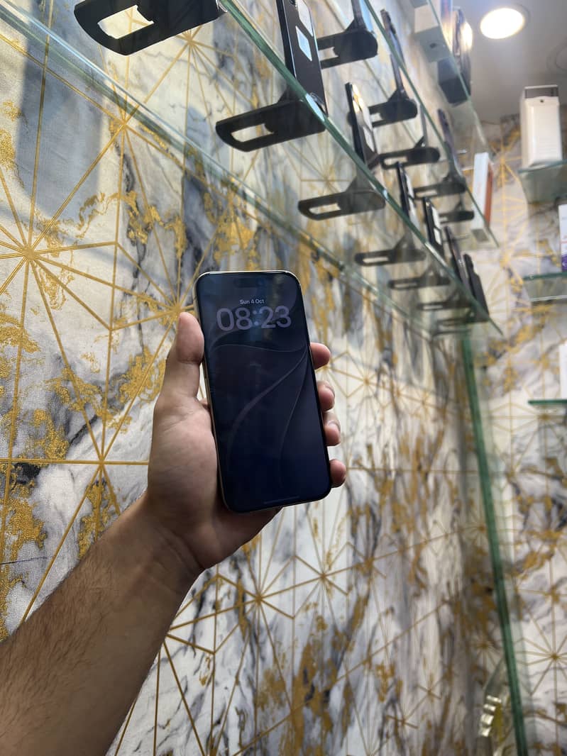 Apple iPhone 15 Pro 1