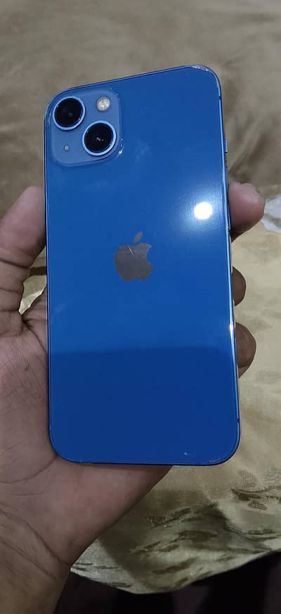 Apple iPhone 13