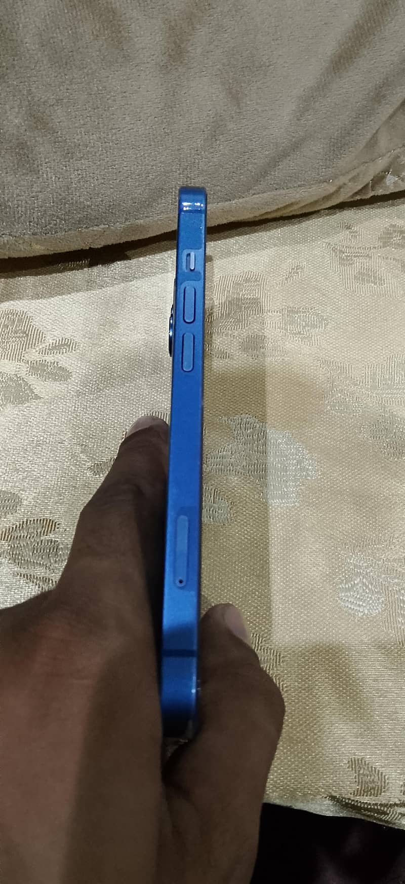 Apple iPhone 13 4