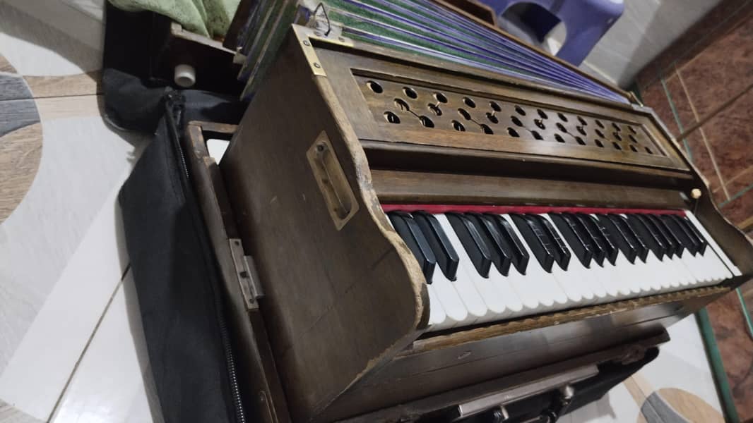 Harmonium 3