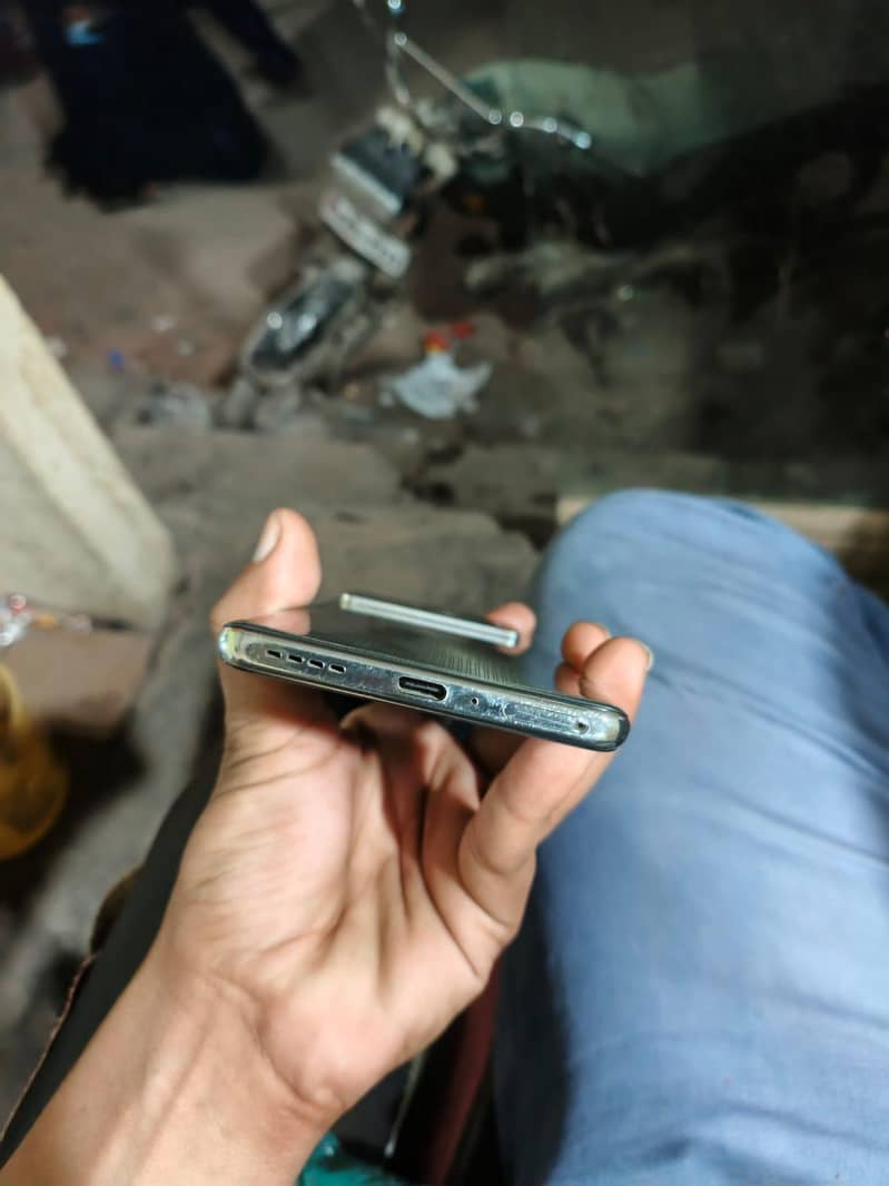 INFINIX NOTE 40 PRO 0