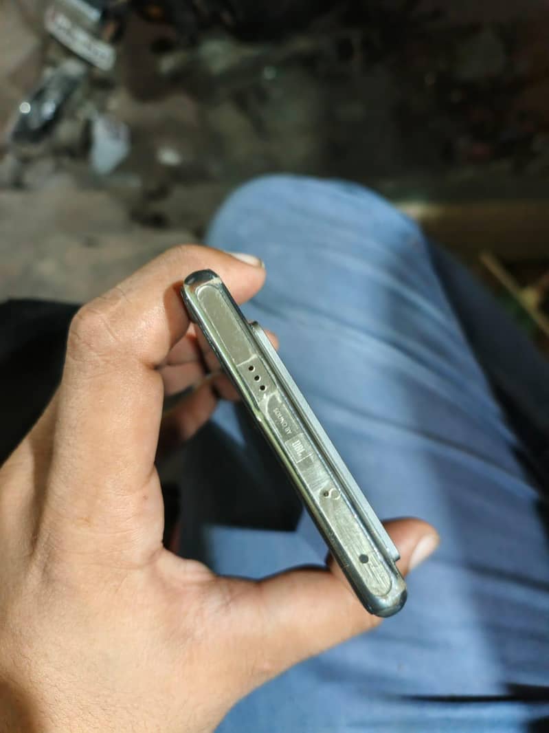INFINIX NOTE 40 PRO 1