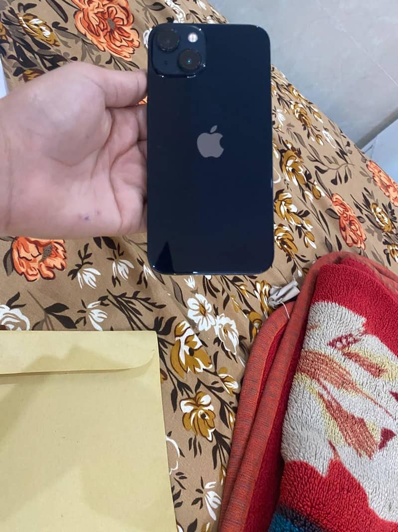 Apple iPhone 13 1