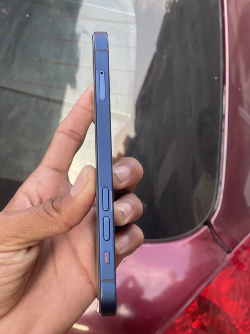 Apple iPhone 12 2