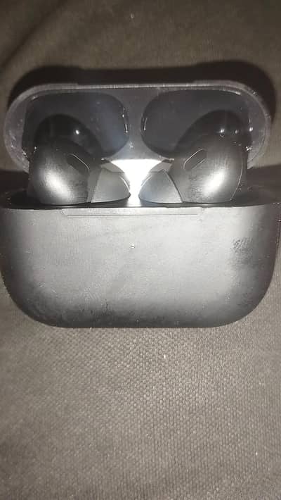 Wireless Bluetooth Earbuds (15 Days Used – Like New)