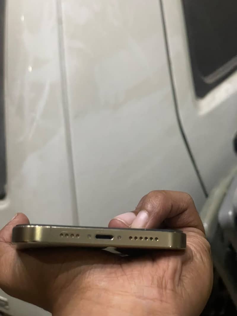 Apple iPhone 12 Pro Max 4