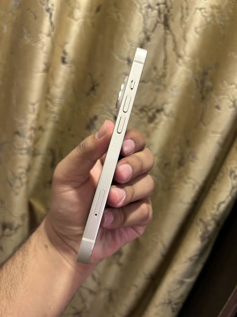 Apple iPhone 14 4