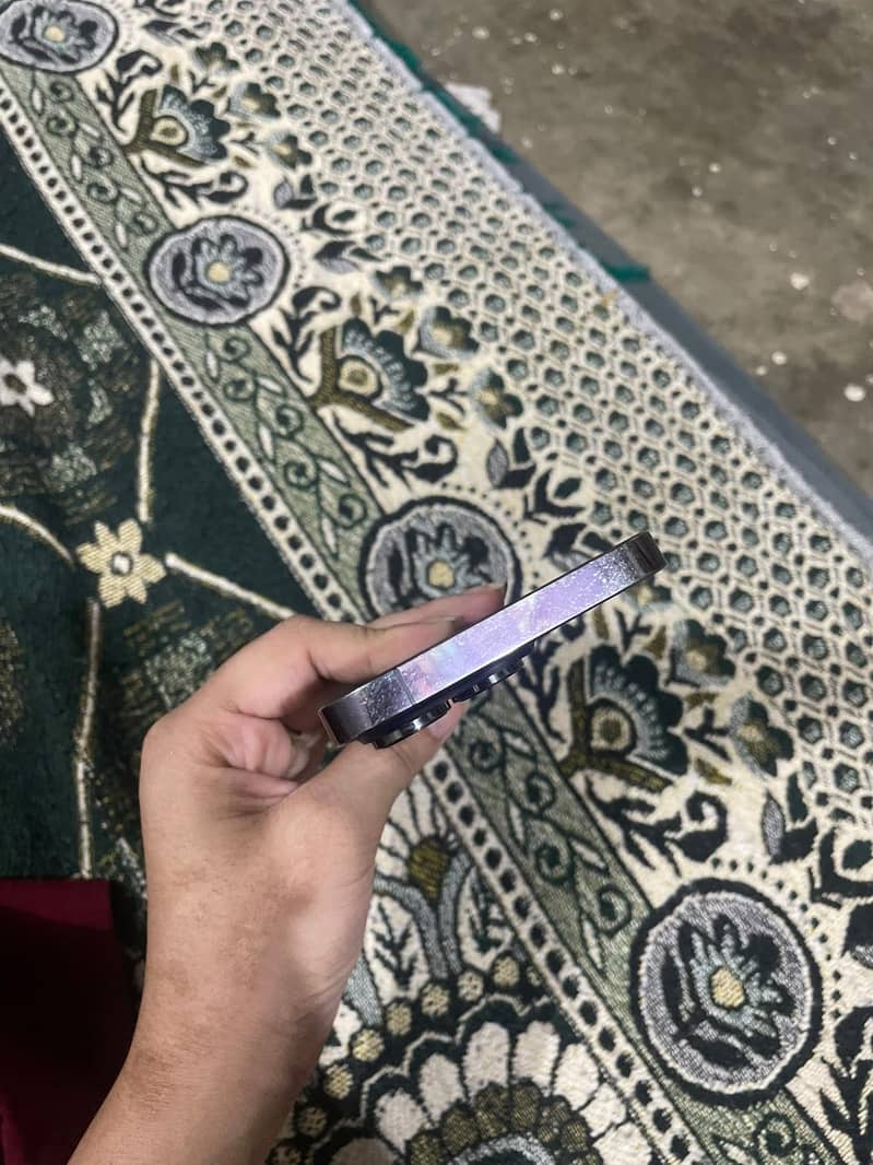 Apple iPhone 14 Pro 2