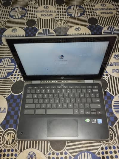Hp Chromebook 11E 2nd generation 4/32 11 inches all ok 10 by 10