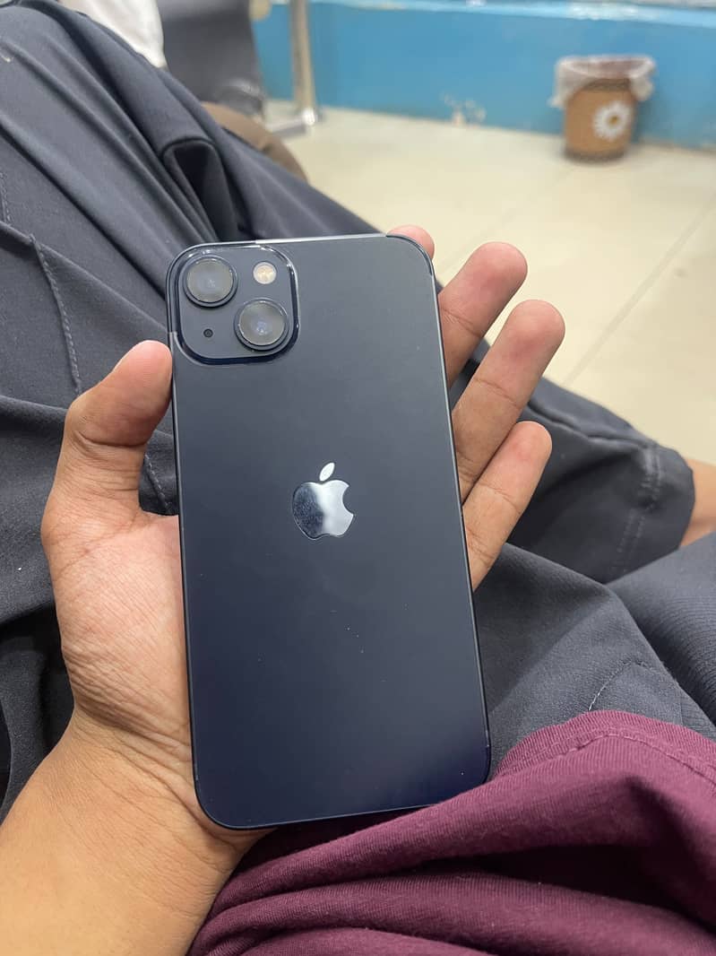Apple iPhone 13 4